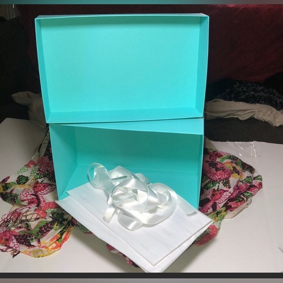 Tiffany & Co.  Gift Box - Picture 4 of 8